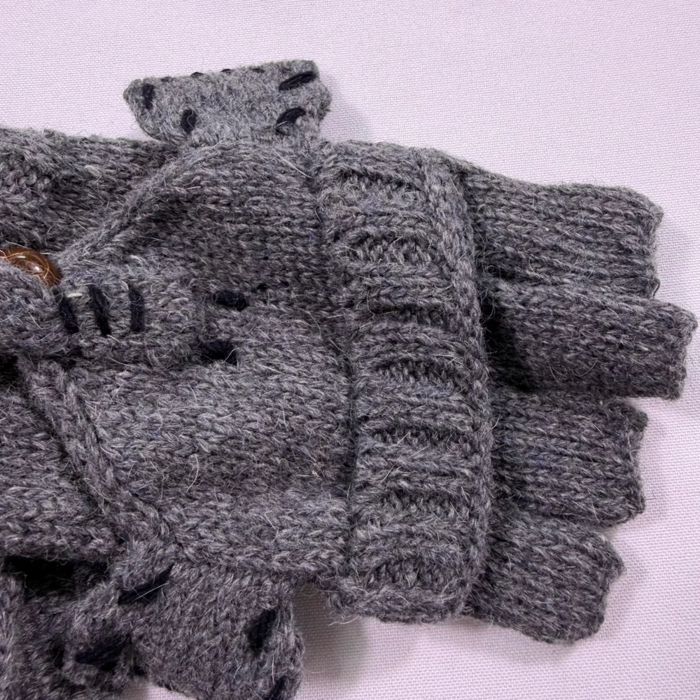 Yan & Lei Gray Wool Blend Elephant Convertible Fingerless Mitten Gloves
